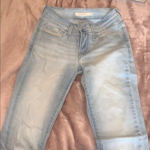 Barley worn Levi’s jeans!